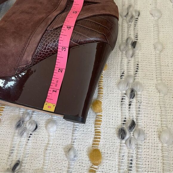 Cole Haan Women’s Brown Ankle Booties Size 8 Suede Holiday Fall Winter - Picture 13 of 14